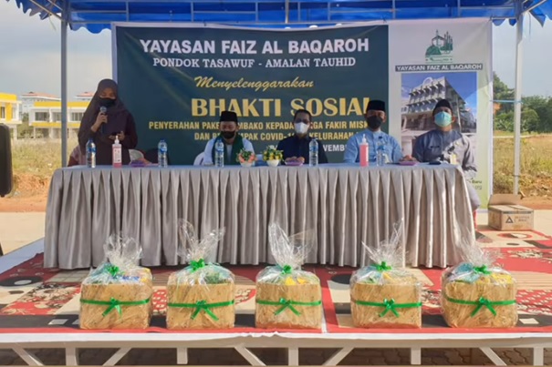 Madrasah Faiz Al Baqarah Batam Serahkan 200 Paket Sembako Untuk Warga Terdampak Banjir dan COvid 19 Madrasah Faiz Al Baqarah Batam Serahkan 200 Paket Sembako Untuk Warga Terdampak Banjir dan COvid 19