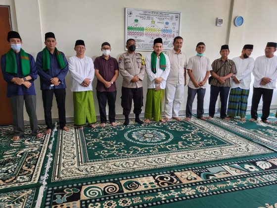 Madrasah Faiz Al Baqarah Bersama Babinkamtibmas Dan perangkat Rt Rw Tiban Raya Batam