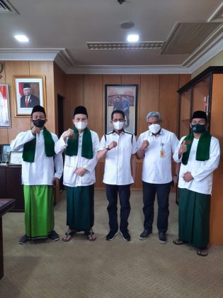 Madrasah Faiz Al Baqarah Bersama Waka Batam dan Pakar Ekonomi Pemerintahan Kota Batam